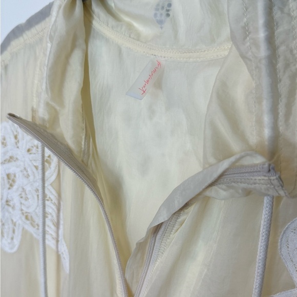 FP Free People Movement Ivory Lace Athleisure Zip Up Romper NWT- Size Small - Picture 2 of 8